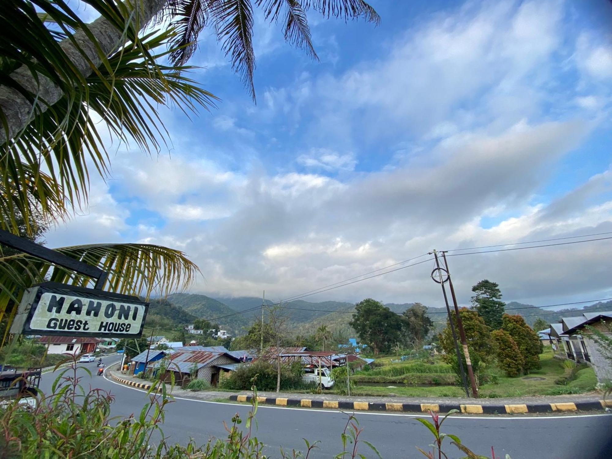 Mahoni Guest House เคลิมูตู ภายนอก รูปภาพ