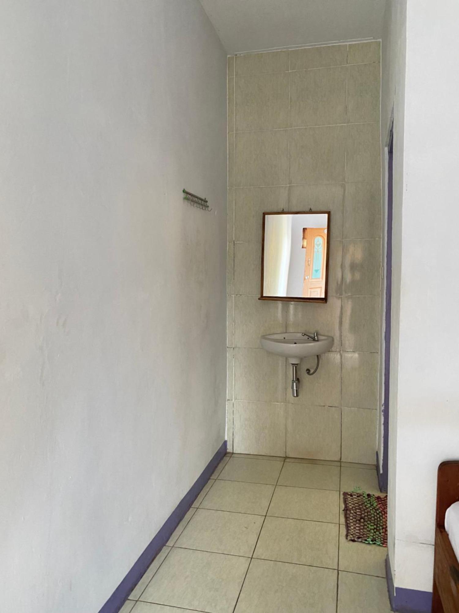 Mahoni Guest House เคลิมูตู ภายนอก รูปภาพ