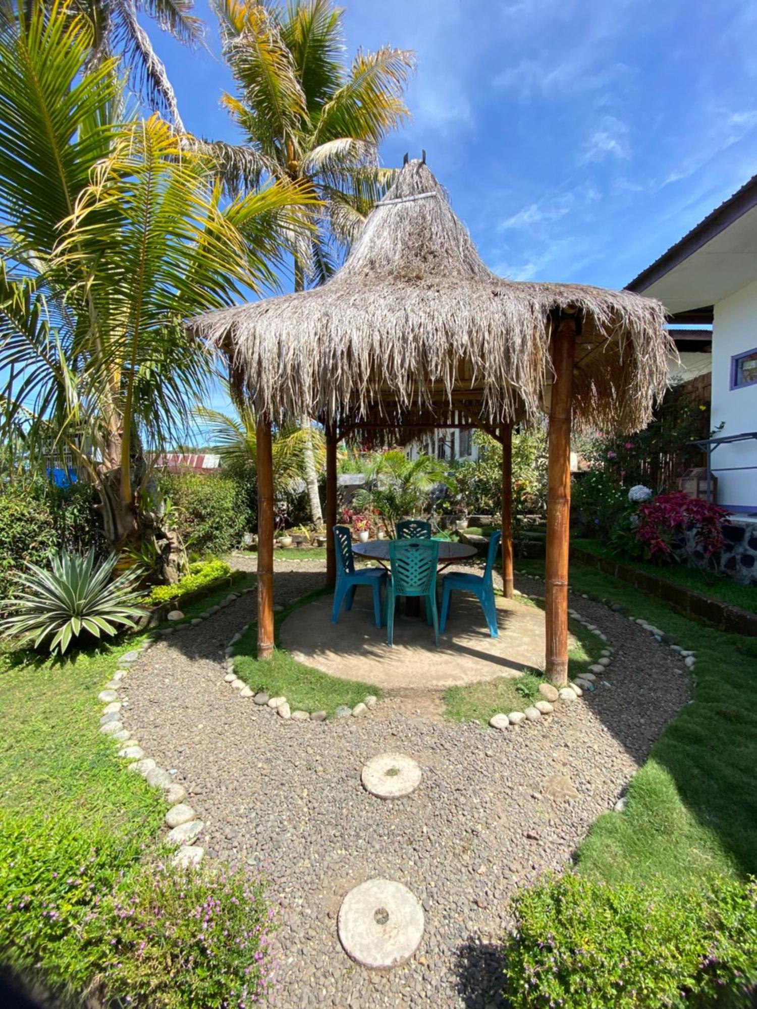 Mahoni Guest House เคลิมูตู ภายนอก รูปภาพ